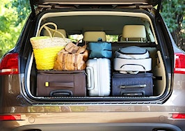 36 useful items for real estate agents to keep in the car trunk
