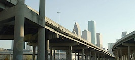 How does the average Houstonian get around?