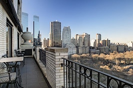 Luxury listing: 'Hampshire House' high-rise over Central Park