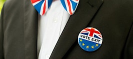 Brexit pin on a man's jacket
