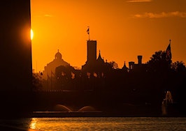 Washington Monument at sunrise