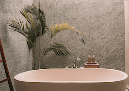 Building a better bathtub: the pros and cons of 9 bathtub materials